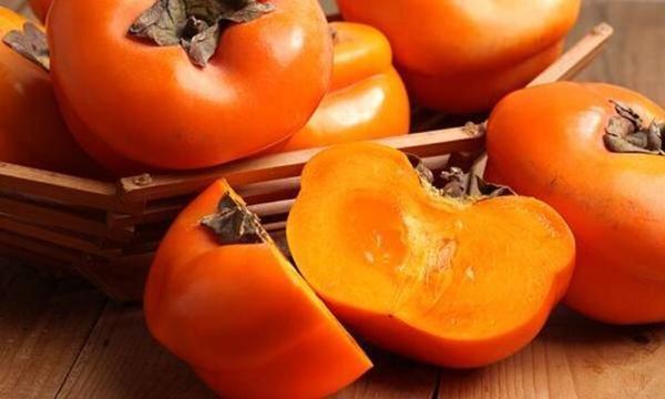 این میوه پاییزی کبد را پاکسازی و فشارخون را کنترل می کند این میوه پاییزی کبد را پاکسازی و فشارخون را کنترل می نماید